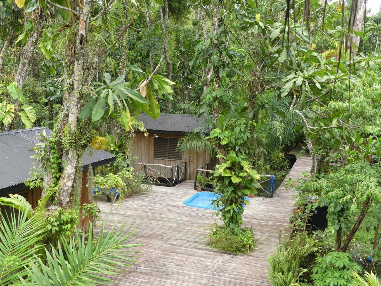 Hotel Kangaroo Y Restaurante Rio Dulce Exterior photo