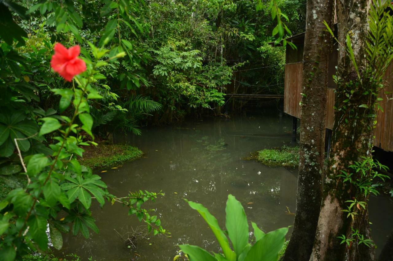 Hotel Kangaroo Y Restaurante Rio Dulce Exterior photo